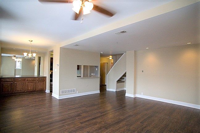 1st image of 1052 S Kingshighway Blvd #J