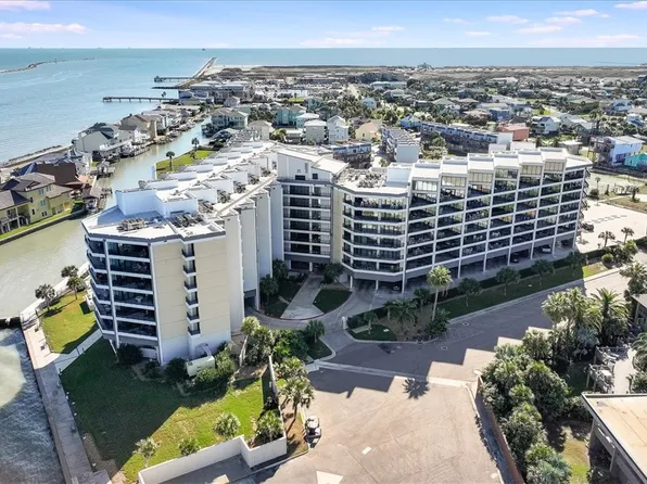 1000 N Station St APT 311, Port Aransas, TX 78373