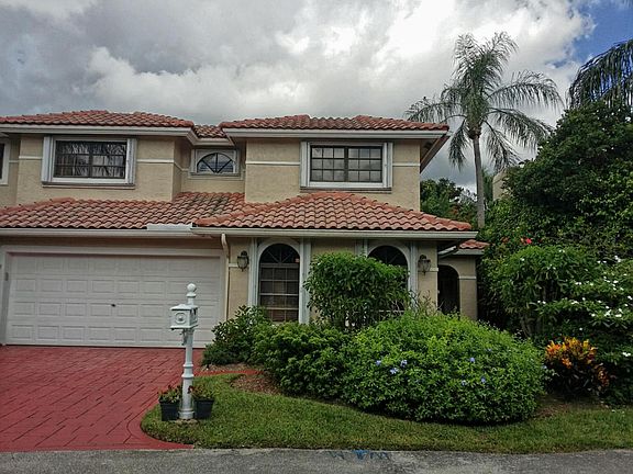 2nd image of 743 Villa Portofino Cir