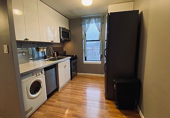 4th image of 14-23 31st Ave APT 4D