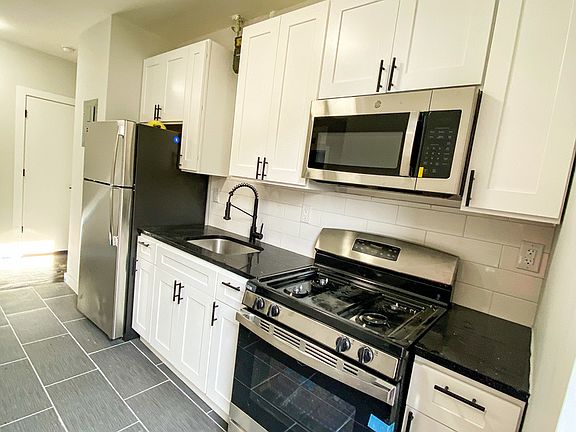 3rd image of 596 Edgecombe Ave #6F