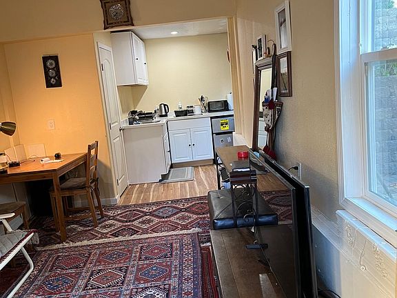 4th image of 2400 Harrington Ave #2