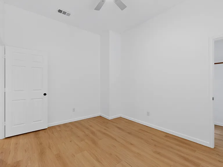 7807 Kristina Dr — Photo 31