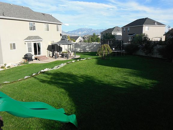 2nd image of 557 W Tea Rose Ct