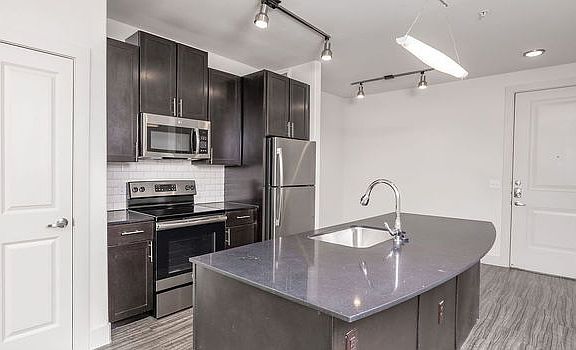 5th image of 3212 Palm Way #15221