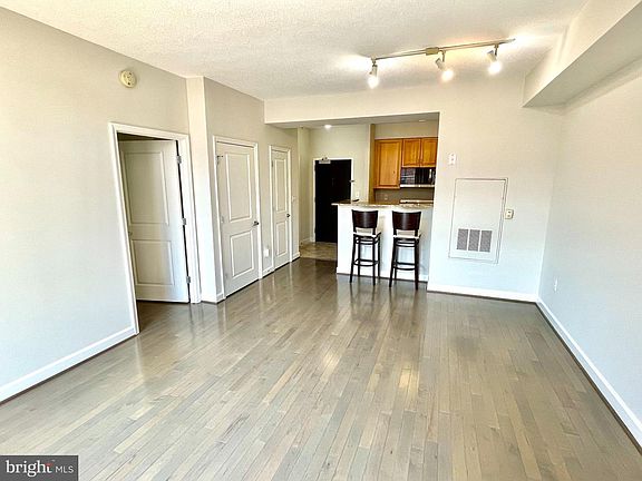 3rd image of 1111 25th St NW APT 815