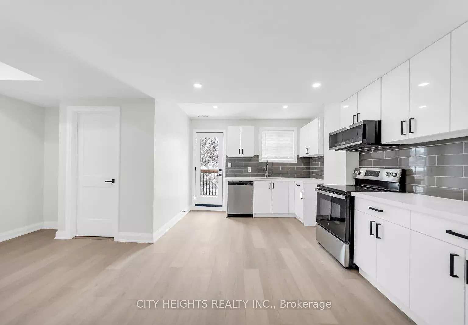 124 Church St — Photo 3