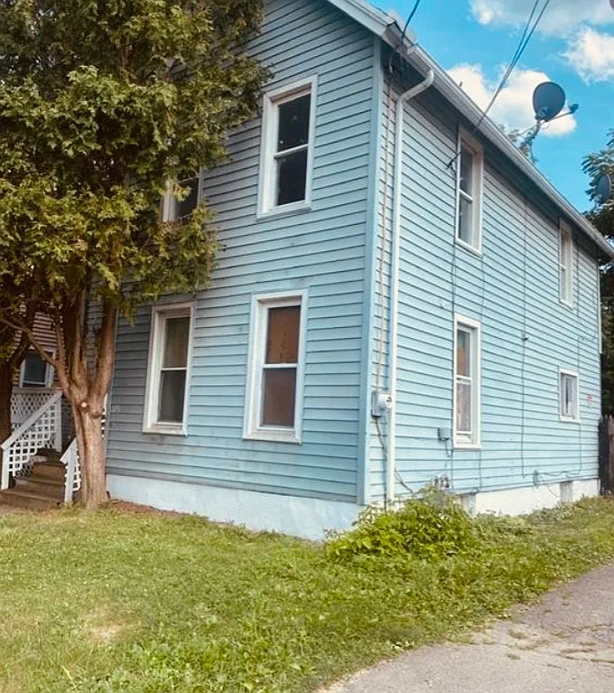 307 W Hudson St photo 1