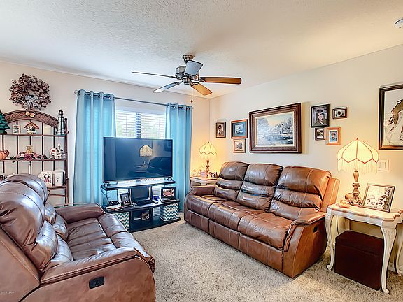 5th image of 180 Tarracina Way