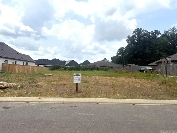 64 Lucia Ln, Maumelle, AR 72113