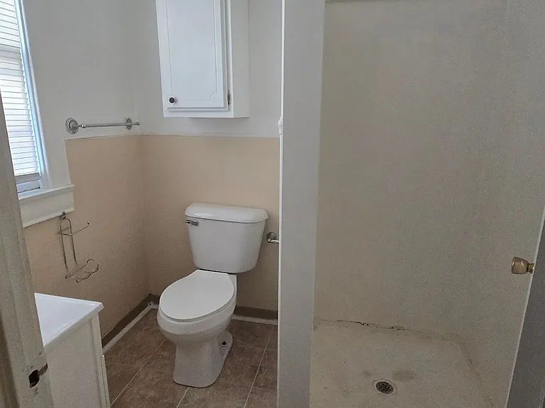 1527 N Main St #1 — Photo 7