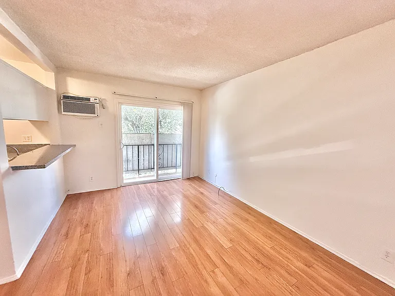 7410 Kester Ave #202 — Photo 4