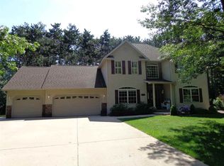 2040 River Bend Rd, Plover, WI 54467
