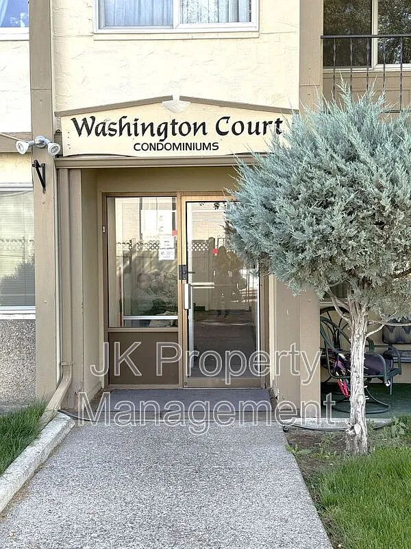Studio, 1.0 bath, 384 sqft, $1,000 — Photo 3
