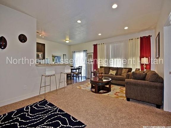 3rd image of 635 E Garden Ave
