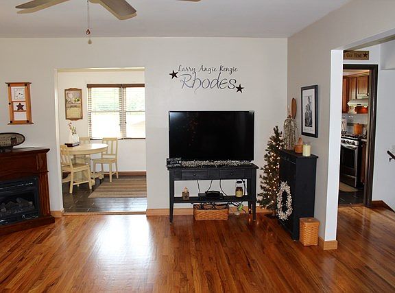 3rd image of 227 Cedarwood Dr