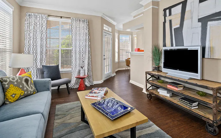Lanesborough Apartments — Photo 30