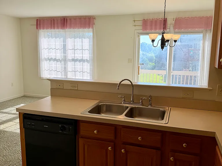 105 Acorn Ln — Photo 10