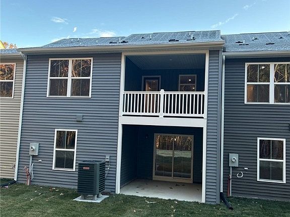 3rd image of 6524 Carters Walk Ln