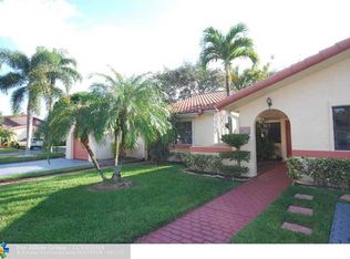 9520 Sevilla Ln, Davie, FL 33324