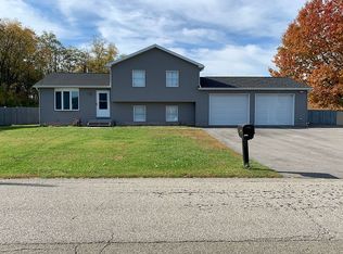 1950 Suzanne Dr, Erie, PA 16510