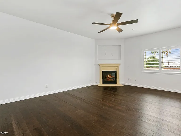 1627 Hornblend St — Photo 12