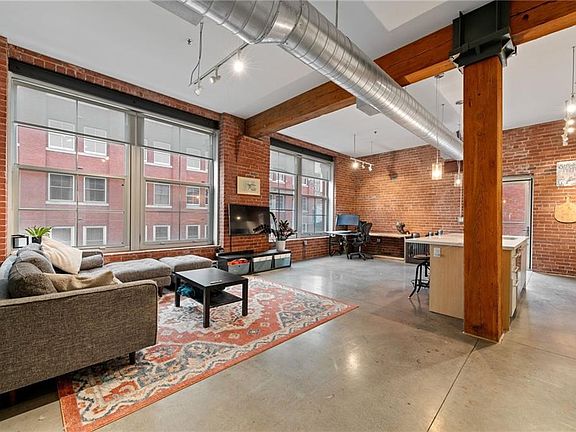 5th image of 136 Main St APT 405