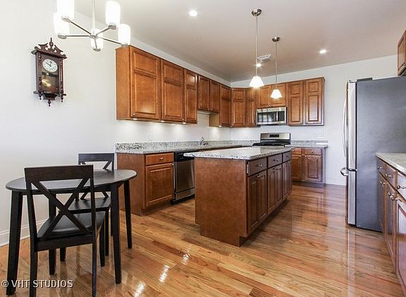 3rd image of 1212 Bradley Cir