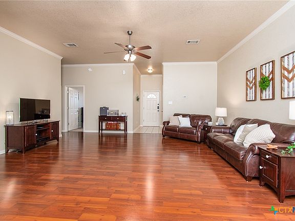 3rd image of 4805 Sapphire Dr