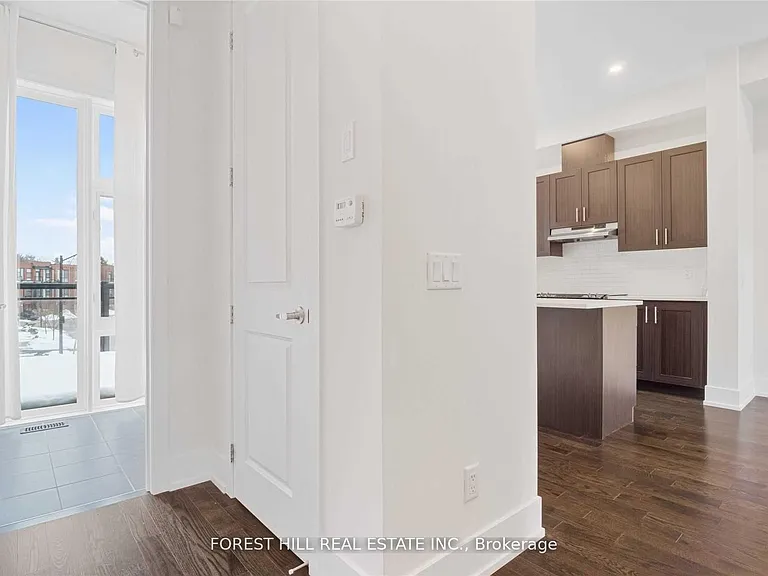 9144 Bathurst St — Photo 8