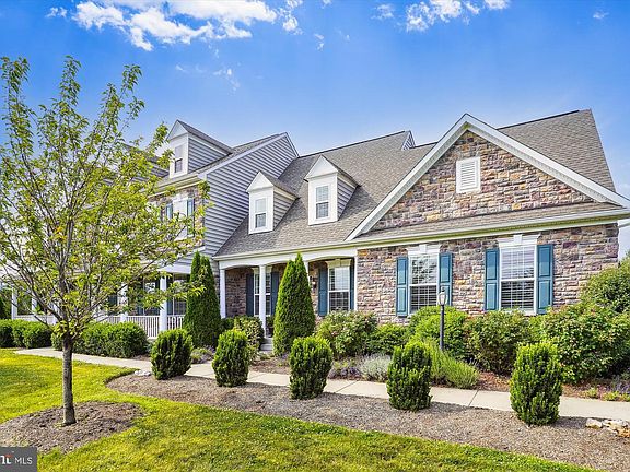 3rd image of 38372 Colts Neck Ct