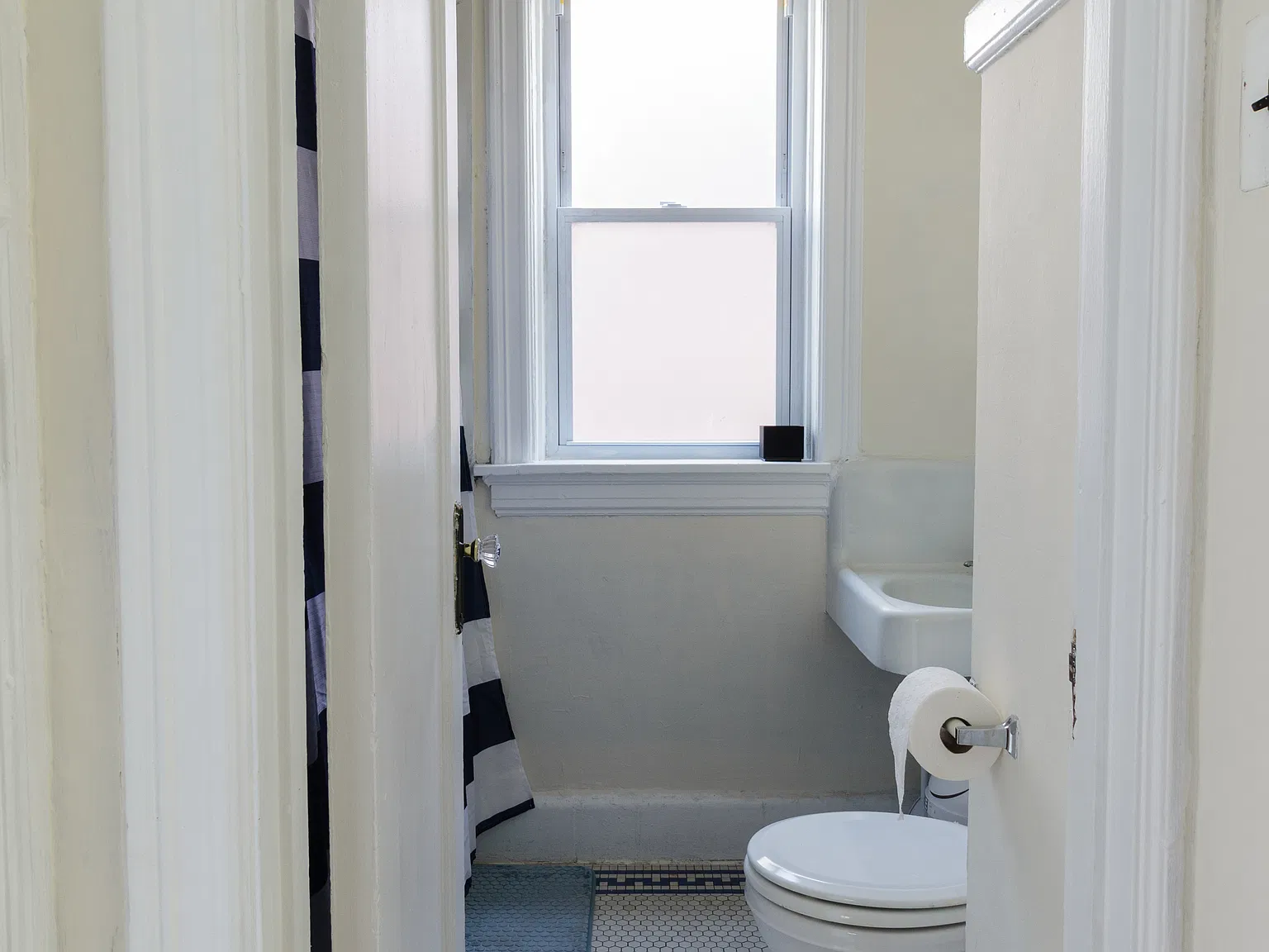 2 bed, 1200 sqft, $1,350 — Photo 4