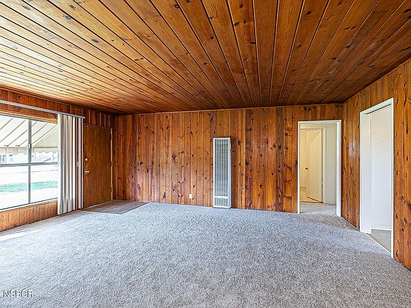 5th image of 3686 Linda Lee Dr