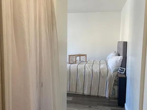 3rd image of 3325 1st Ave APT 6