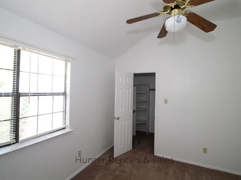 300 Sioux Cir — Photo 7