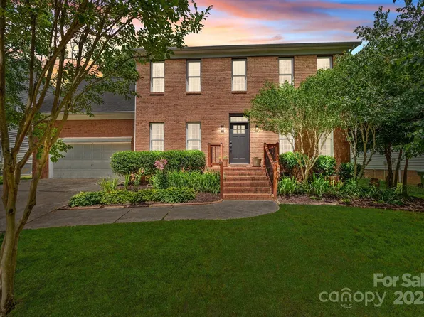 16028 Cranleigh Dr, Huntersville, NC 28078