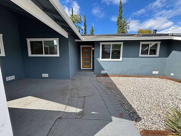 2nd image of 1691 Crescent Dr