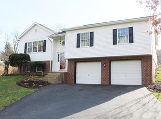 7 Little Creek Ln, Scenery Hill, PA 15360