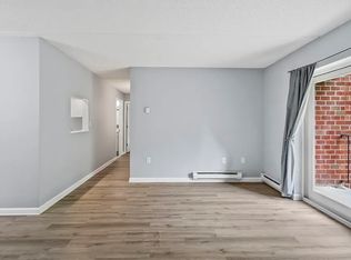 32 Maple Crest Cir APT F, Holyoke, MA 01040