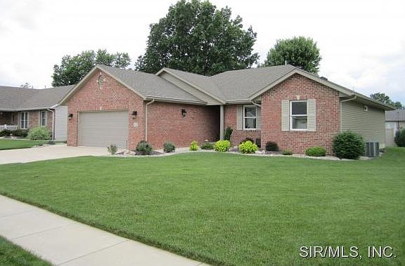 2nd image of 205 N Porte Dr