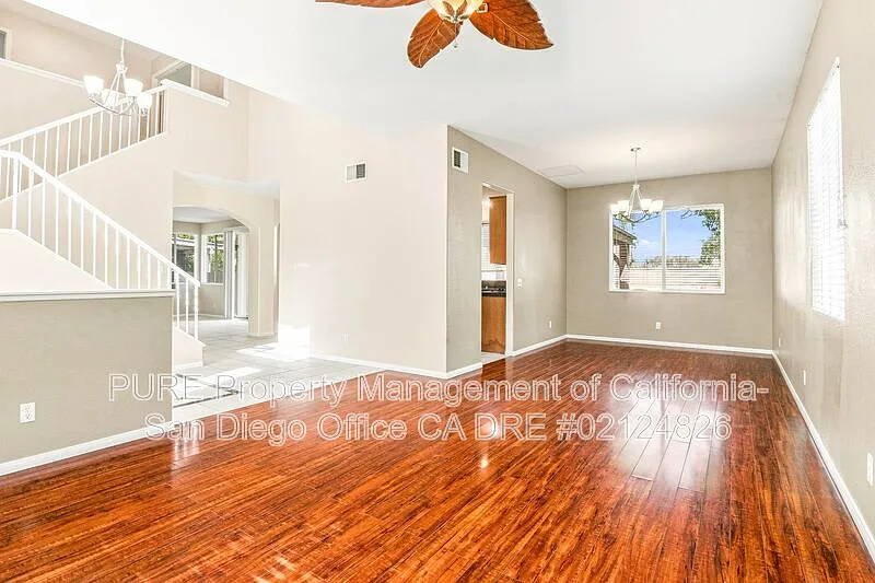 4 bed, 2.5 bath, 2427 sqft, $4,895 — Photo 2