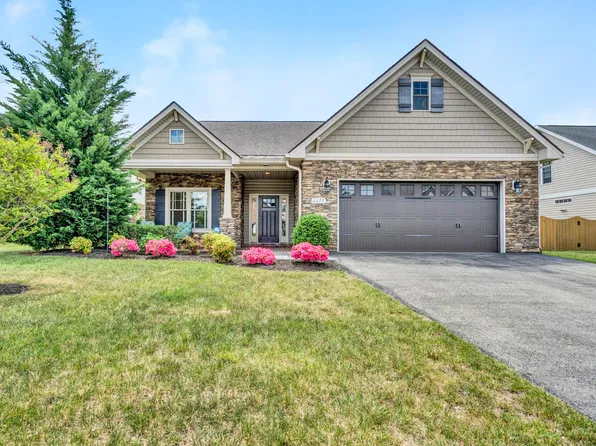 2677 Woods Meadow Ln, Salem, VA 24153