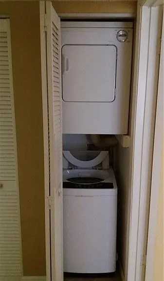 2947 Riverside Dr #129 — Photo 9