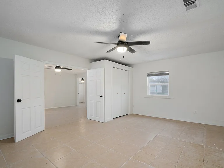 21 Larue St. Apartments — Photo 2