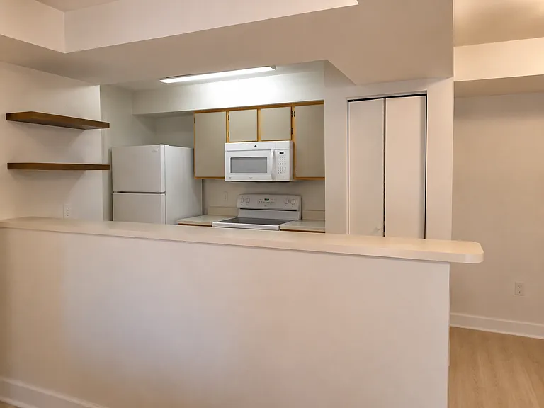3034 Parkway Blvd #202 — Photo 4