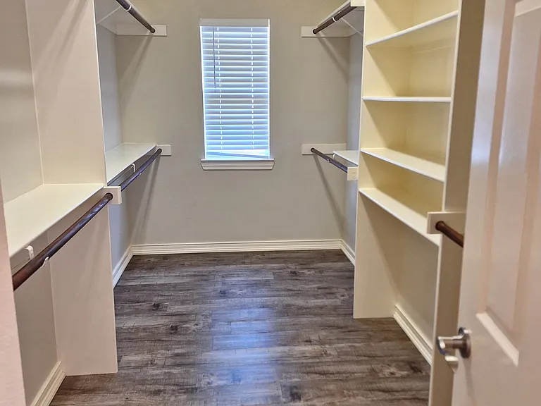 2045 Knights Ct — Photo 14