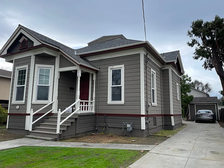 836 Monroe St — Photo 18