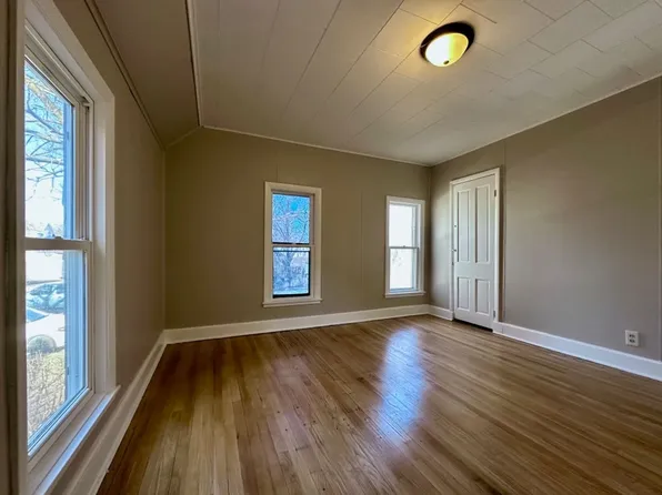 598 Rose Ave E, Saint Paul, MN 55130