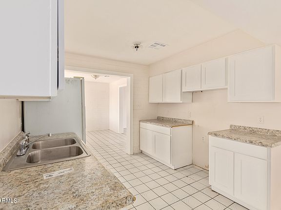 4th image of 4714 N 50TH Avenue