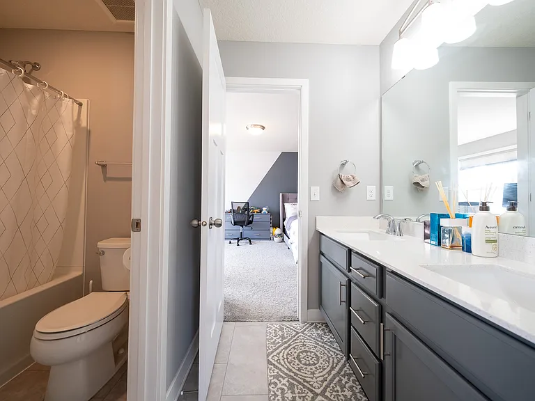 8380 Abercrombie Ln — Photo 29